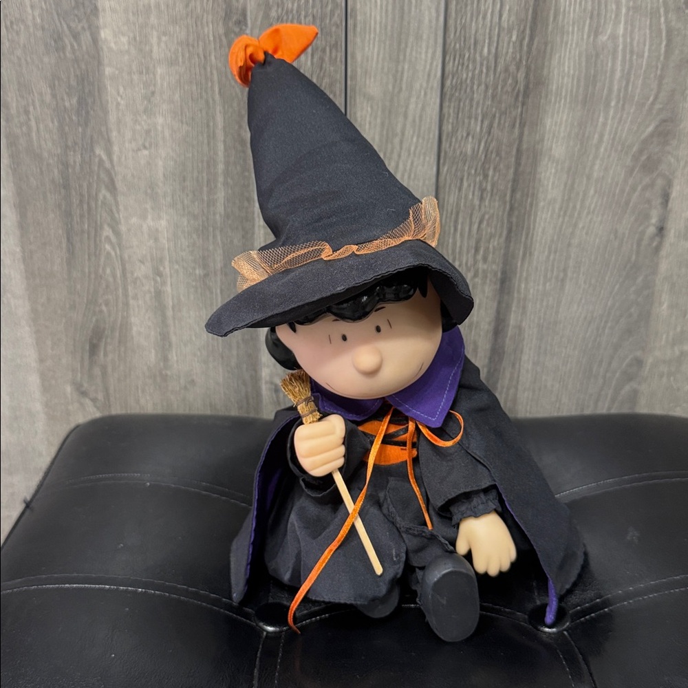 Vintage Peanuts Gang Halloween Dancing Lucy Witch Doll 1997 Gemmy